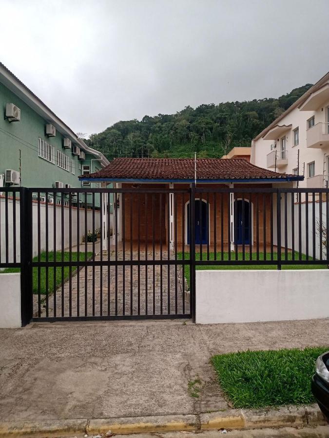 Casa Praia Grande Com Churrasqueira Villa Убатуба Екстериор снимка